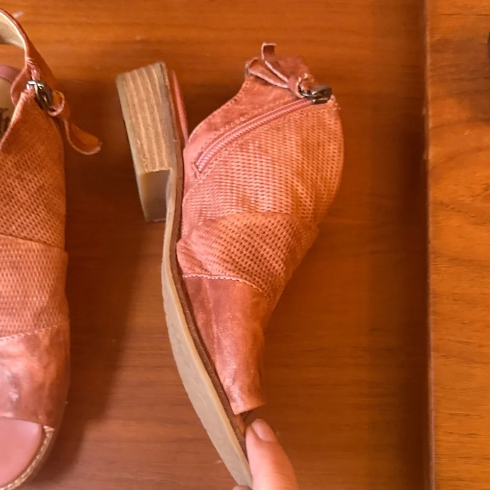 Sale 🌹Sofft Open-Toe Slingback Sandal in Cognac Brown - Picture 2 of 8